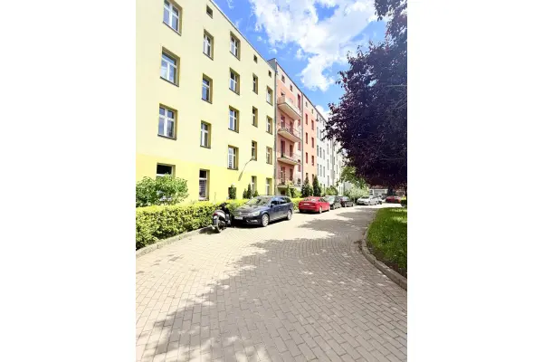 dolnośląskie, Wrocław, Wrocław-Śródmieście, Mieszkanie  4pok. pod inwestycje w zadbanej kamienicy
